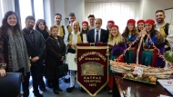 Πρωτοχρονιάτικα κάλαντα στον Περιφερειάρχη Απ. Κατσιφάρα από τον Παγκαλαβρυτινό