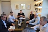 Σύσκεψη στην Περιφέρεια για τις κυκλοφοριακές ρυθμίσεις στην Πατρών - Πύργου, παρουσία του Γ.Γ. Υποδομών, Δ. Αναγνώπουλου